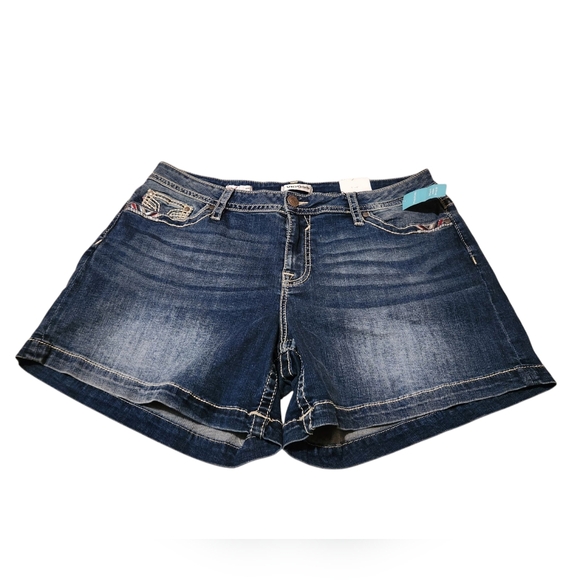 Vigoss Pants - Women’s 18W Vigoss Americana Mid Rise Jean Shorts